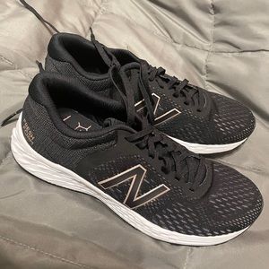 Women’s new balance shoes